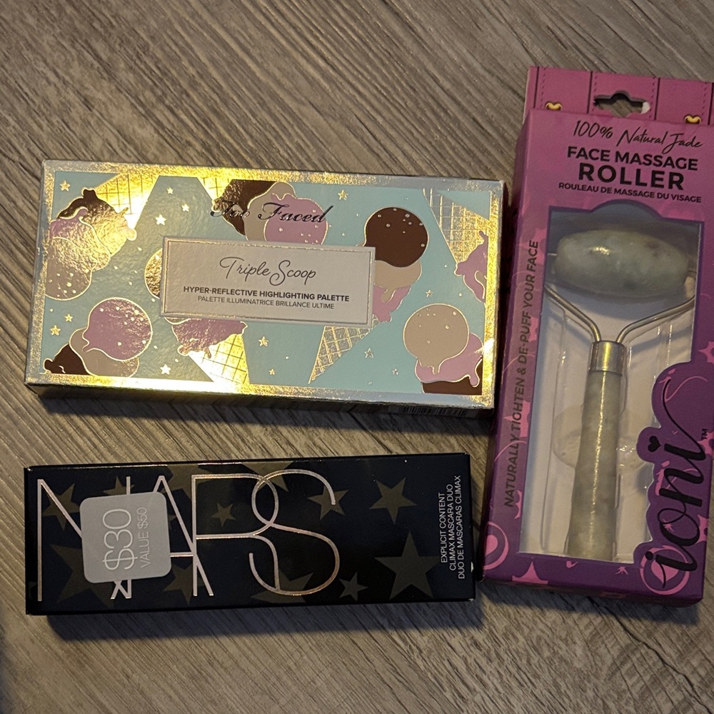 Too Faced Triple Scoop Highlighting Palette - Gold and Pink